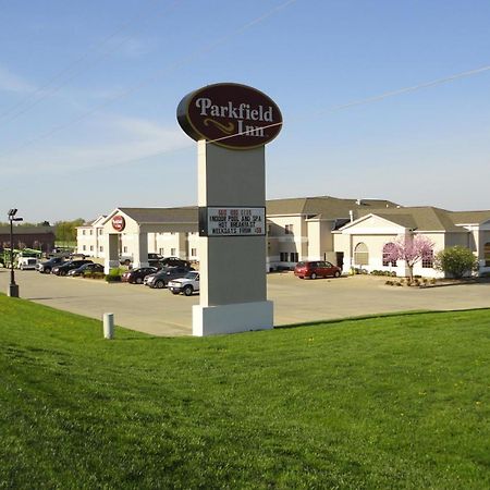 Parkfield Inn - Clinton Екстер'єр фото