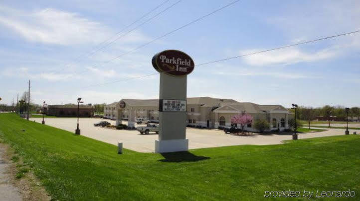 Parkfield Inn - Clinton Екстер'єр фото