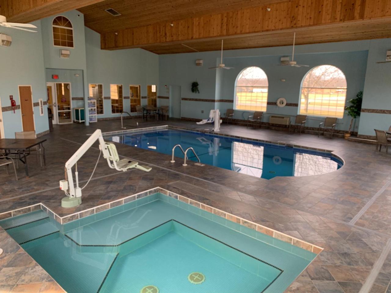 Parkfield Inn - Clinton Екстер'єр фото